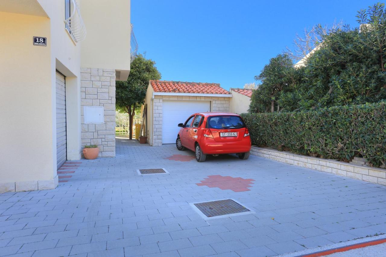 Apartments With A Parking Space Kastel Gomilica, Kastela - 19248 Екстериор снимка